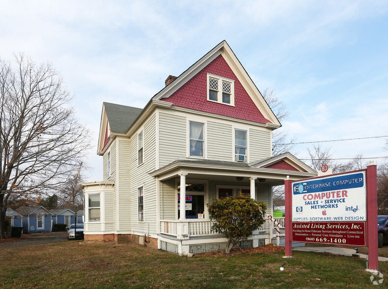 83 W Main St, Clinton, CT for sale - Primary Photo - Image 1 of 1