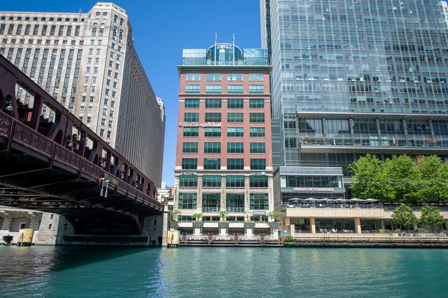 325 N Wells St, Chicago, IL for lease - Building Photo - Image 1 of 6