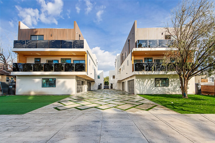 5648 Cartwright Ave, North Hollywood, CA for sale - Primary Photo - Image 1 of 13