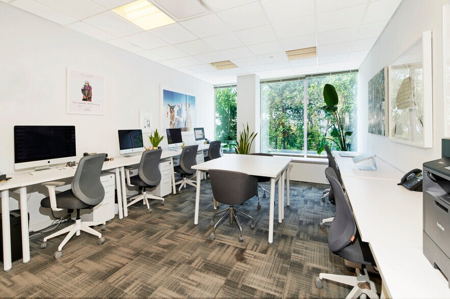 866 United Nations Plz, New York, NY for sale - Building Photo - Image 2 of 9