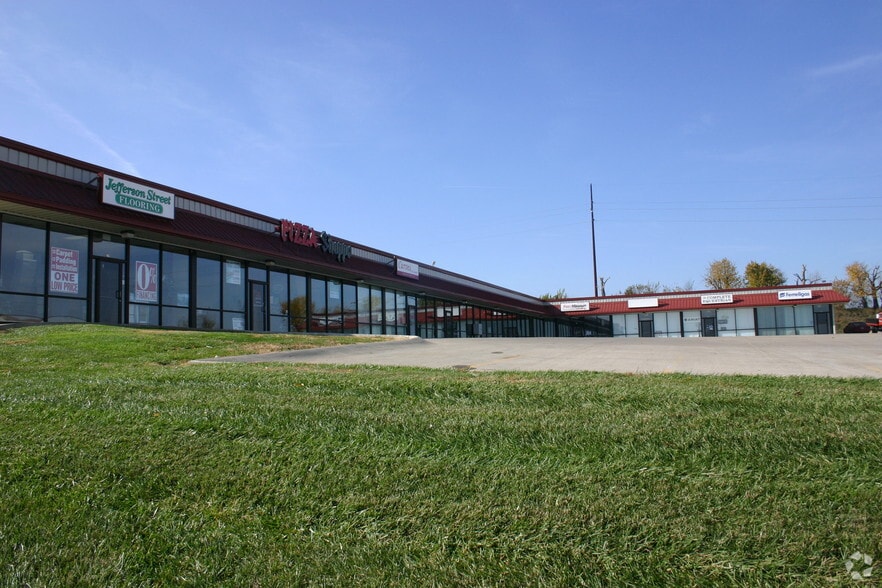 901-925 W Highway 92, Kearney, MO for lease - Primary Photo - Image 2 of 4