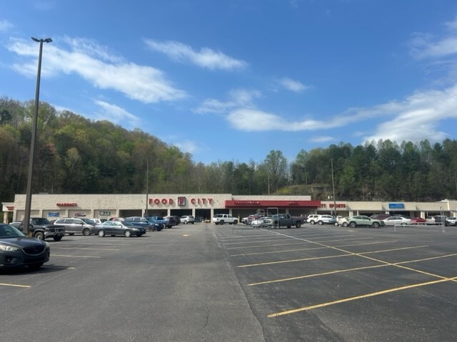 332-344 N Mayo Trl, Paintsville, KY for lease Building Photo- Image 1 of 6