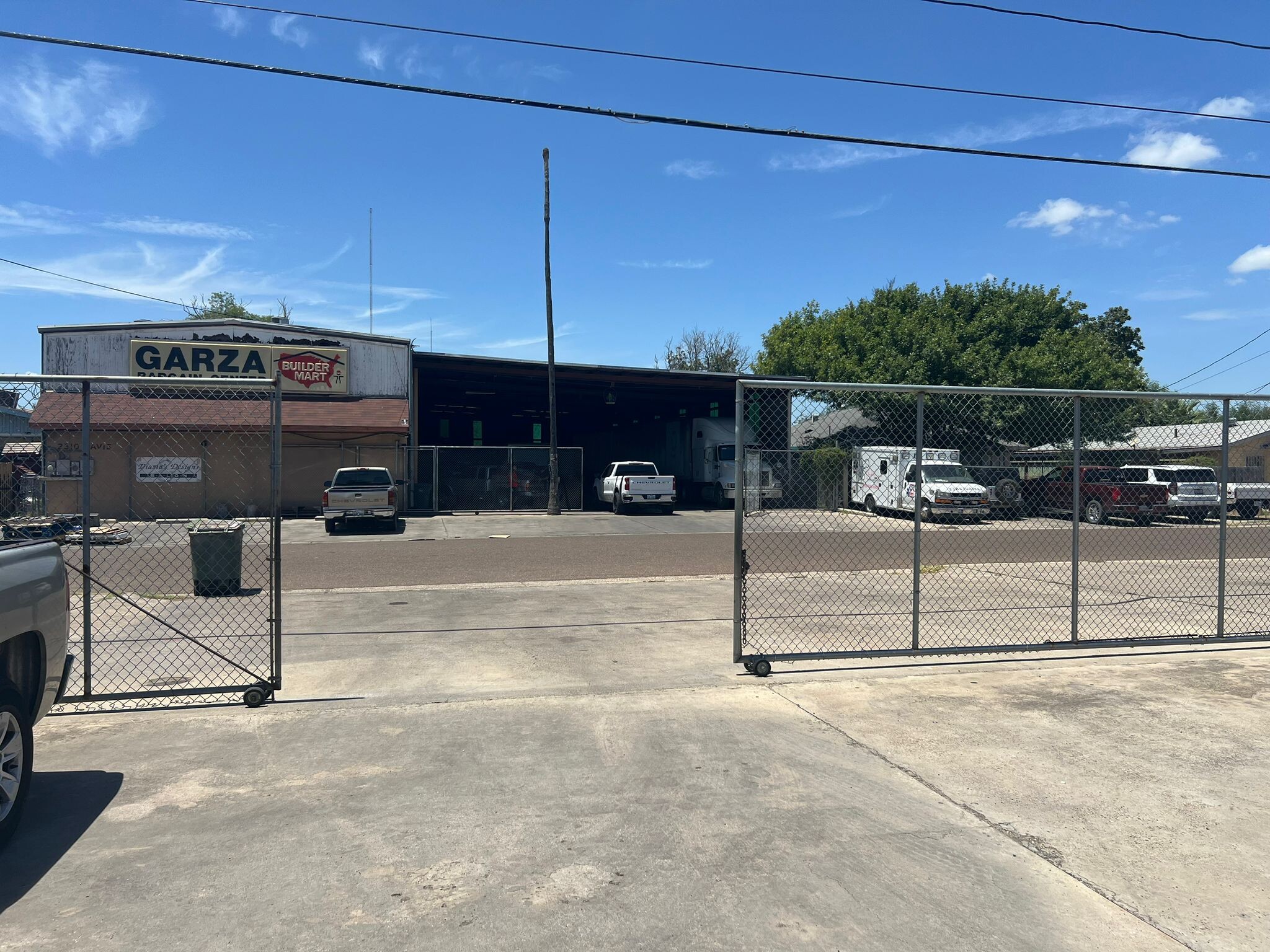 2307 Davis Ave, Laredo, TX for sale Primary Photo- Image 1 of 19