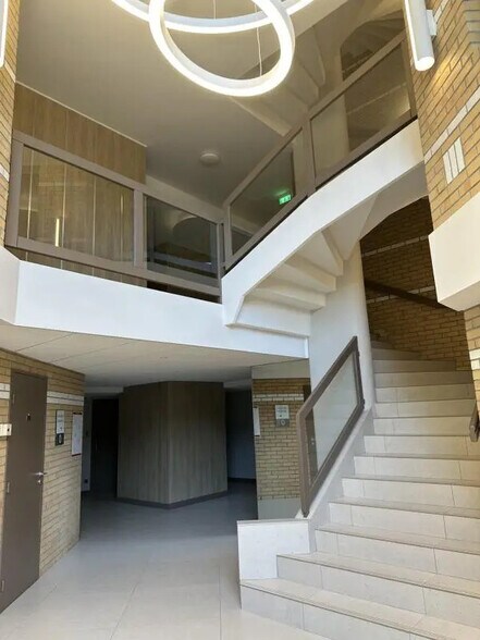 Rue Albert Einstein, Champs-sur-Marne for sale - Building Photo - Image 3 of 12