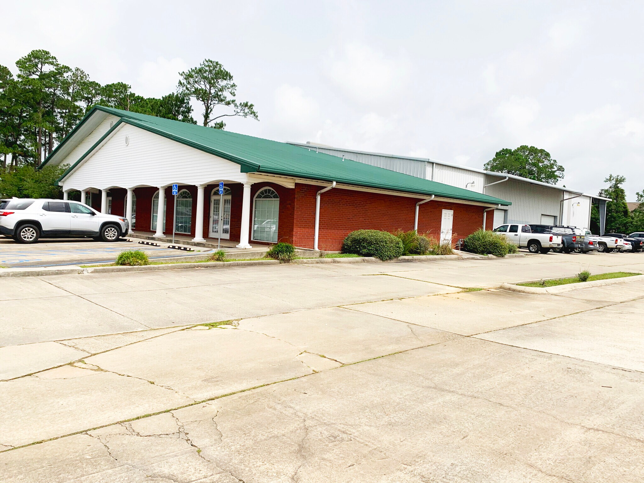 10441 Lemoyne Blvd, Diberville, MS 39540