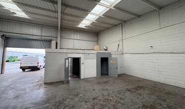 Rosscliffe Rd, Ellesmere Port for lease Interior Photo- Image 1 of 2