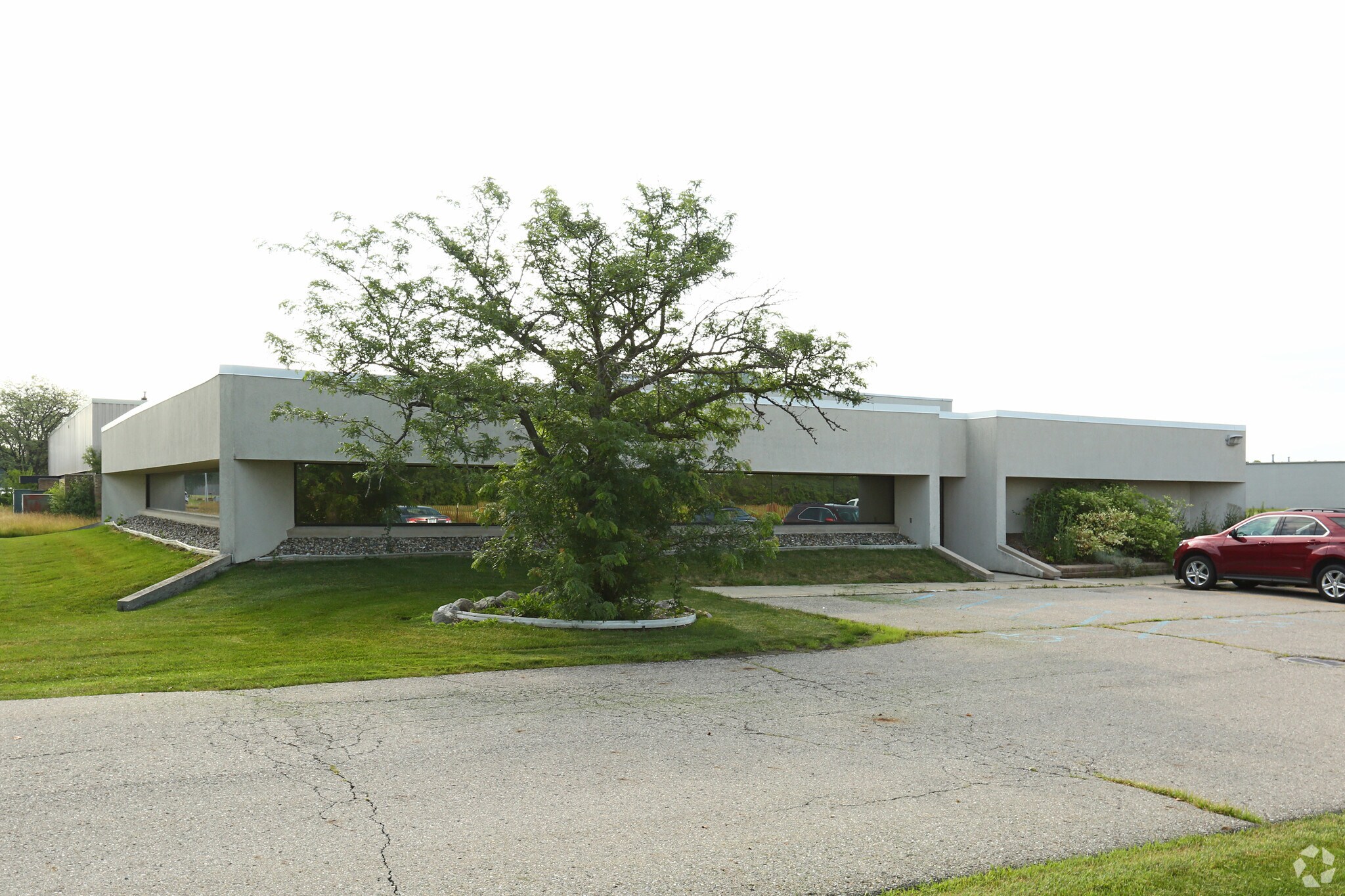 3031 Airpark Dr N, Flint, MI for sale Primary Photo- Image 1 of 1