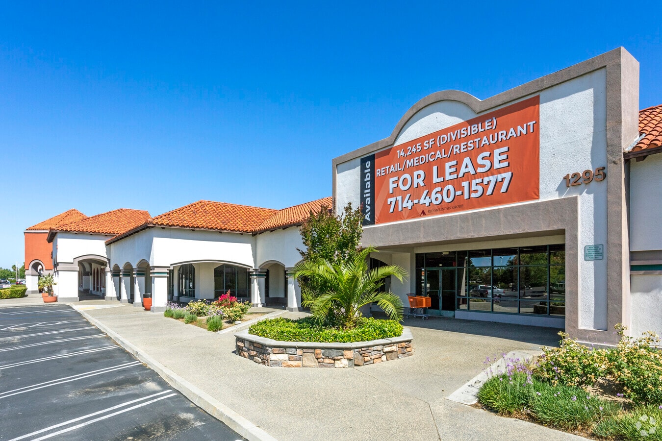 12951300 Shaw Ave, Clovis, CA 93612