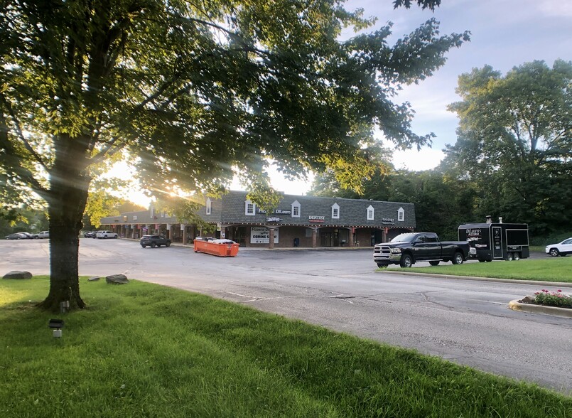 17800 Chillicothe Rd, Chagrin Falls, OH for lease - Building Photo - Image 2 of 3