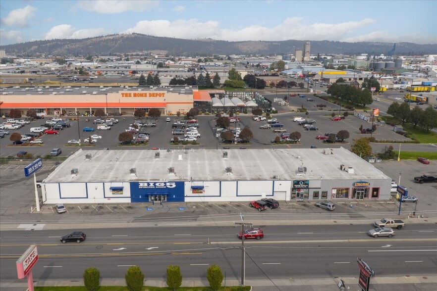 5725-5727 E Sprague Ave, Spokane Valley, WA for sale - Building Photo - Image 2 of 8