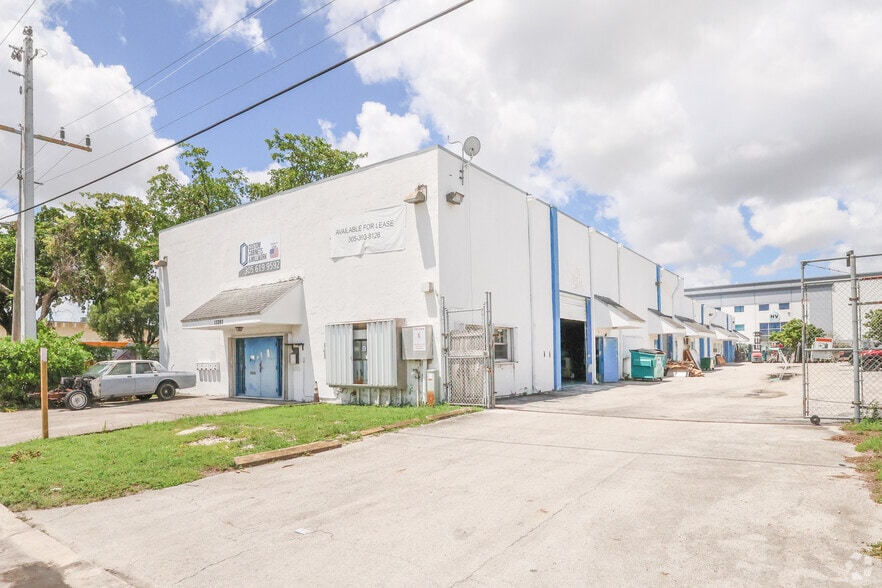 13280 NW 43rd Ave, Opa Locka, FL for lease - Primary Photo - Image 1 of 4