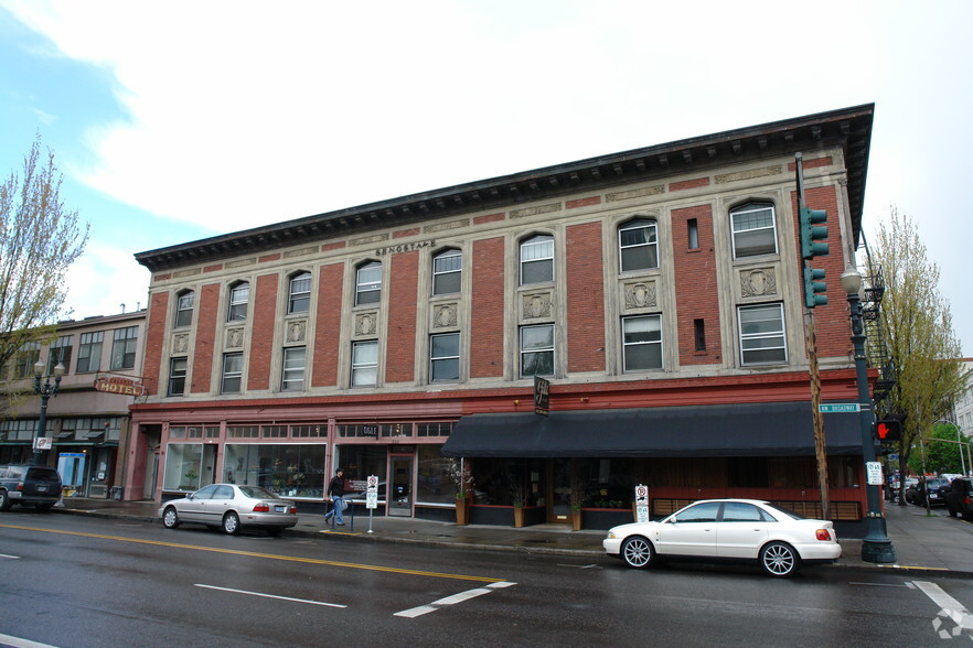 306 NW Broadway, Portland, OR for lease - Building Photo - Image 2 of 7