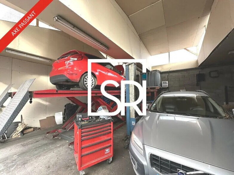 Industrial in Beaumont for sale - Building Photo - Image 1 of 10