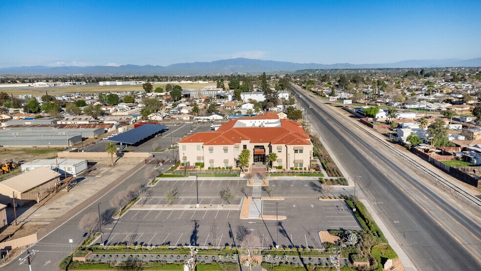 1608 Norris Rd, Bakersfield, CA for lease - Primary Photo - Image 1 of 19