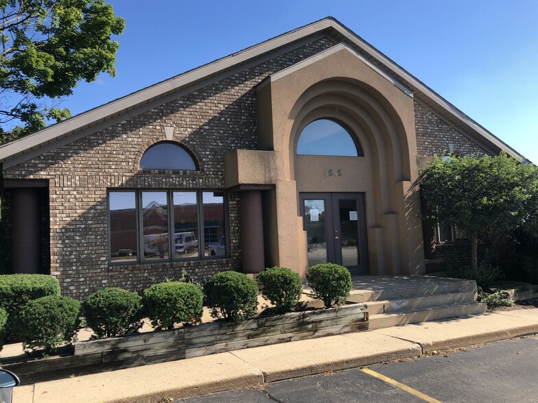 45454547 Cascade Rd SE, Grand Rapids, MI 49546