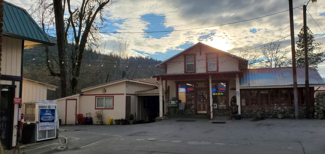 7845 Redwood Hwy, Wilderville, OR 97543