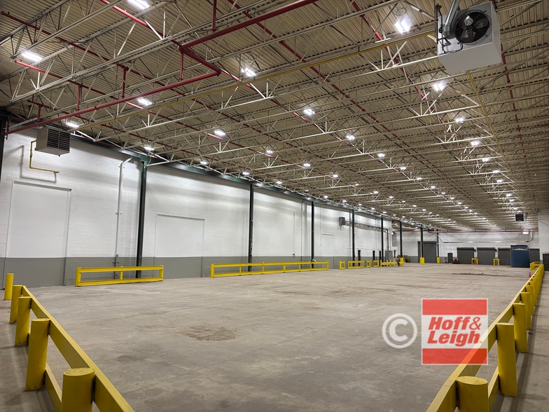 3340 W 137th St, Cleveland, OH for lease - Primary Photo - Image 1 of 5