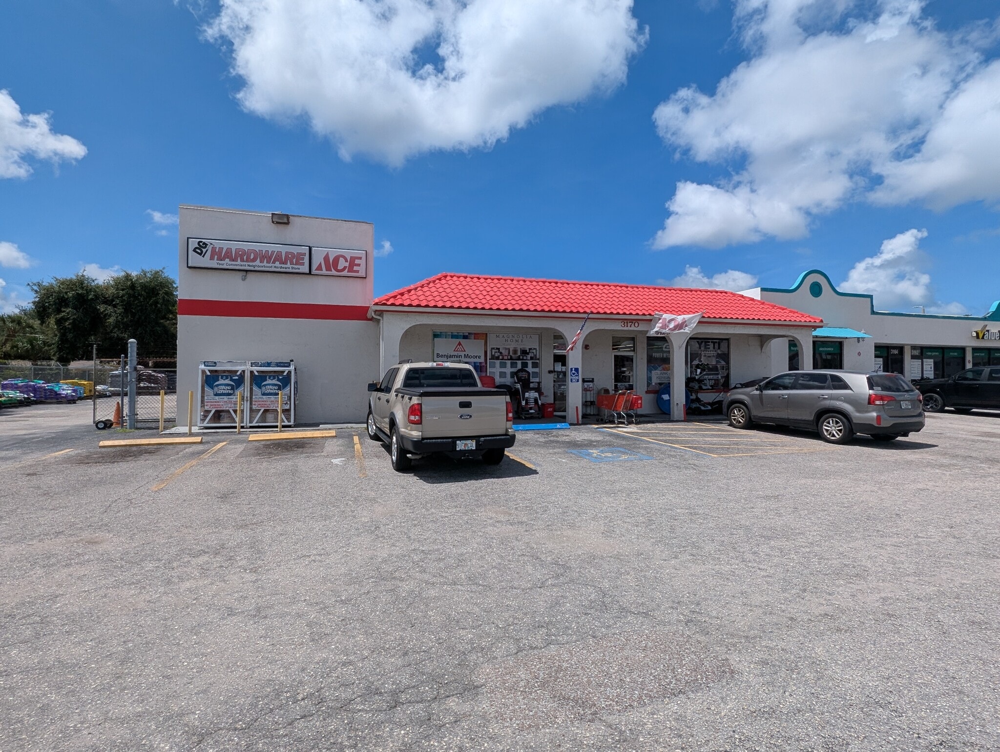 3170 Bee Ridge Rd, Sarasota, FL for sale Building Photo- Image 1 of 6