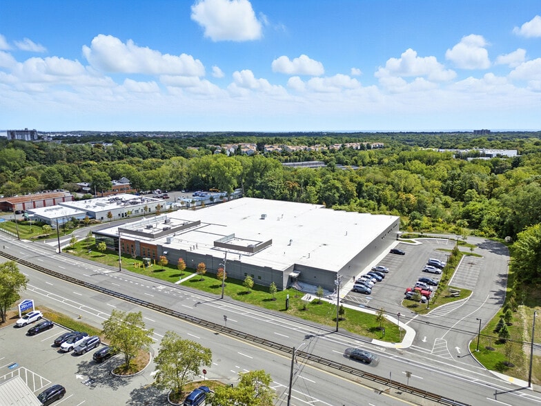 373 Highland Ave, Salem, MA for lease - Primary Photo - Image 1 of 19