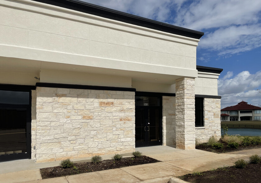 5501 Cabrera Dr, Sugar Land, TX for lease - Building Photo - Image 2 of 3