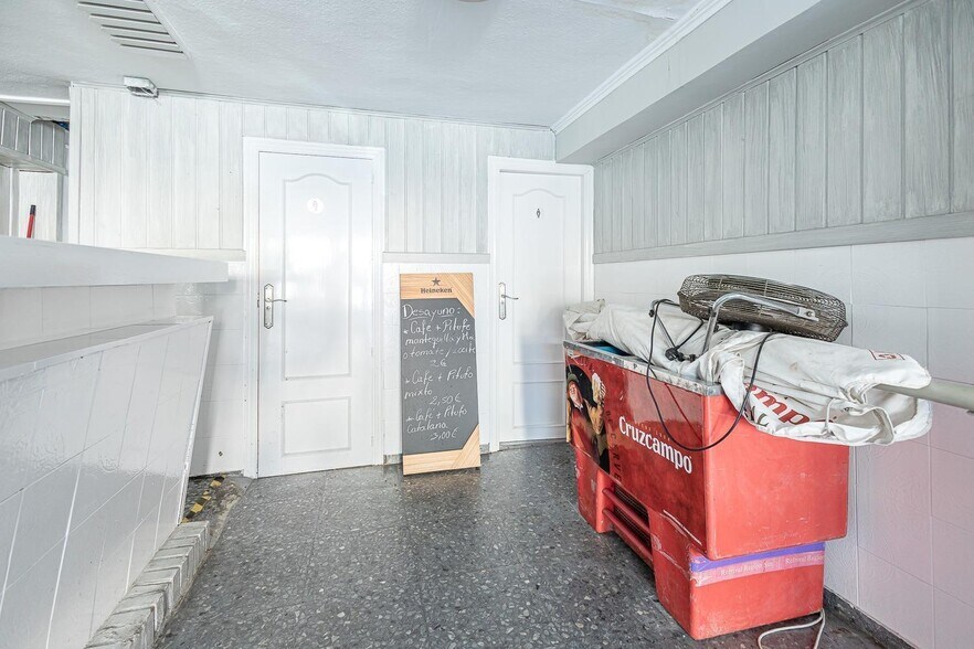 Retail in Marbella, Málaga for sale - Interior Photo - Image 3 of 12