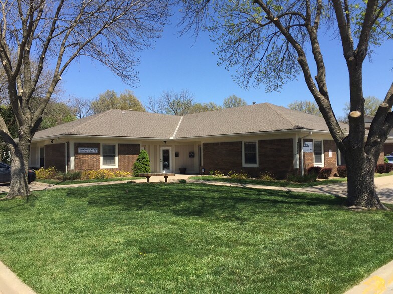 3120 Mesa Way, Lawrence, KS for sale - Primary Photo - Image 1 of 1