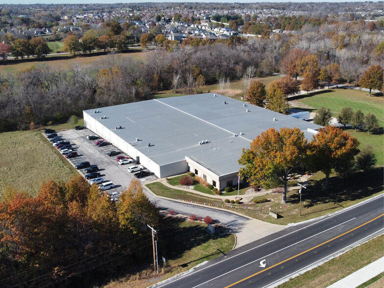 1780 S Buckner Tarsney Rd, Grain Valley, MO for lease - Building Photo - Image 1 of 3