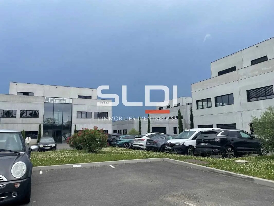 Office in Rillieux-la-Pape for lease Building Photo- Image 1 of 10