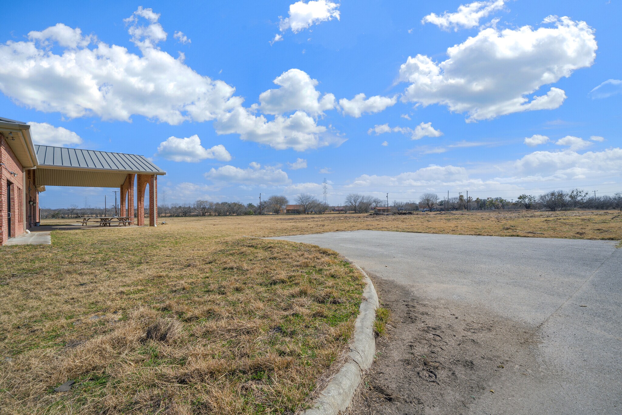 7704 S Loop 1604 East, Elmendorf, TX 78112 Elmendorf Professional