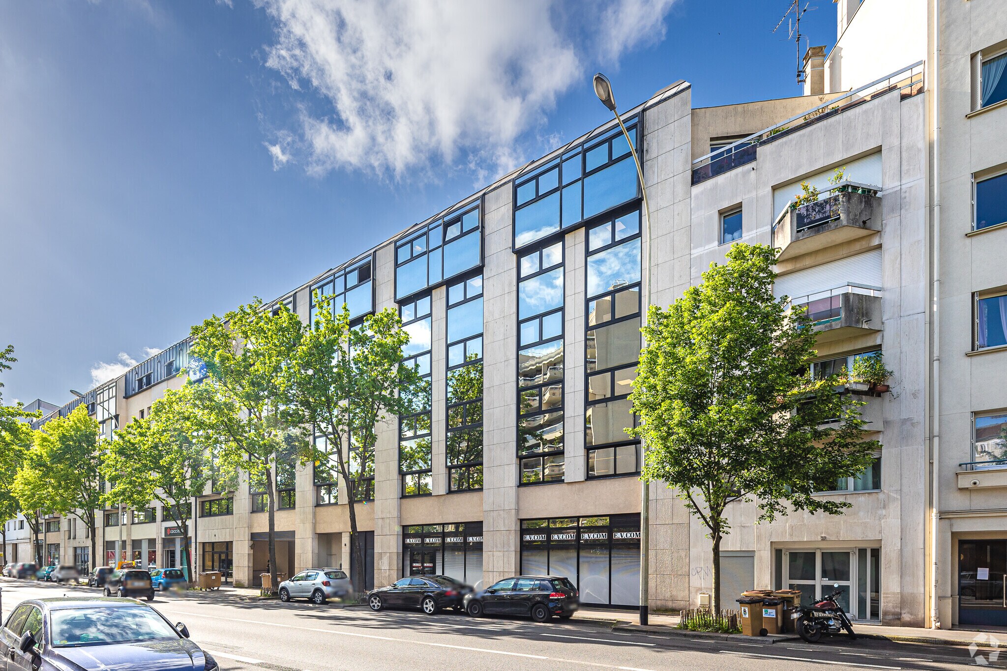 Boulevard Georges Clémenceau, Courbevoie, Hds, Courbevoie for sale Primary Photo- Image 1 of 3