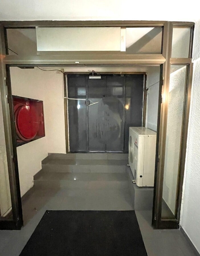 Barcelona, BAR 08023 - Unit - -  - Interior Photo - Image 1 of 11