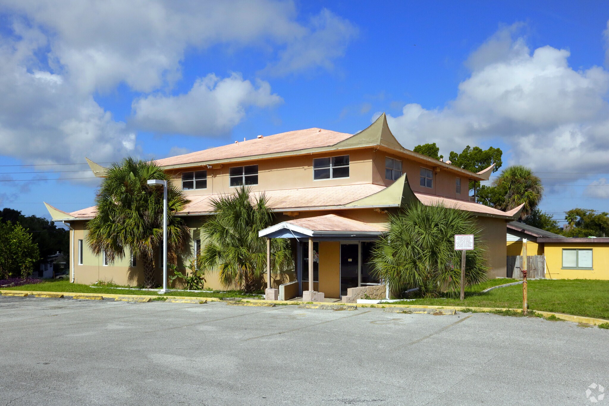 1411 Gulf to Bay Blvd Clearwater - 1411 Gulf To Bay Blvd Clearwater FL Primary Photo 1 LargeHighDefinition 