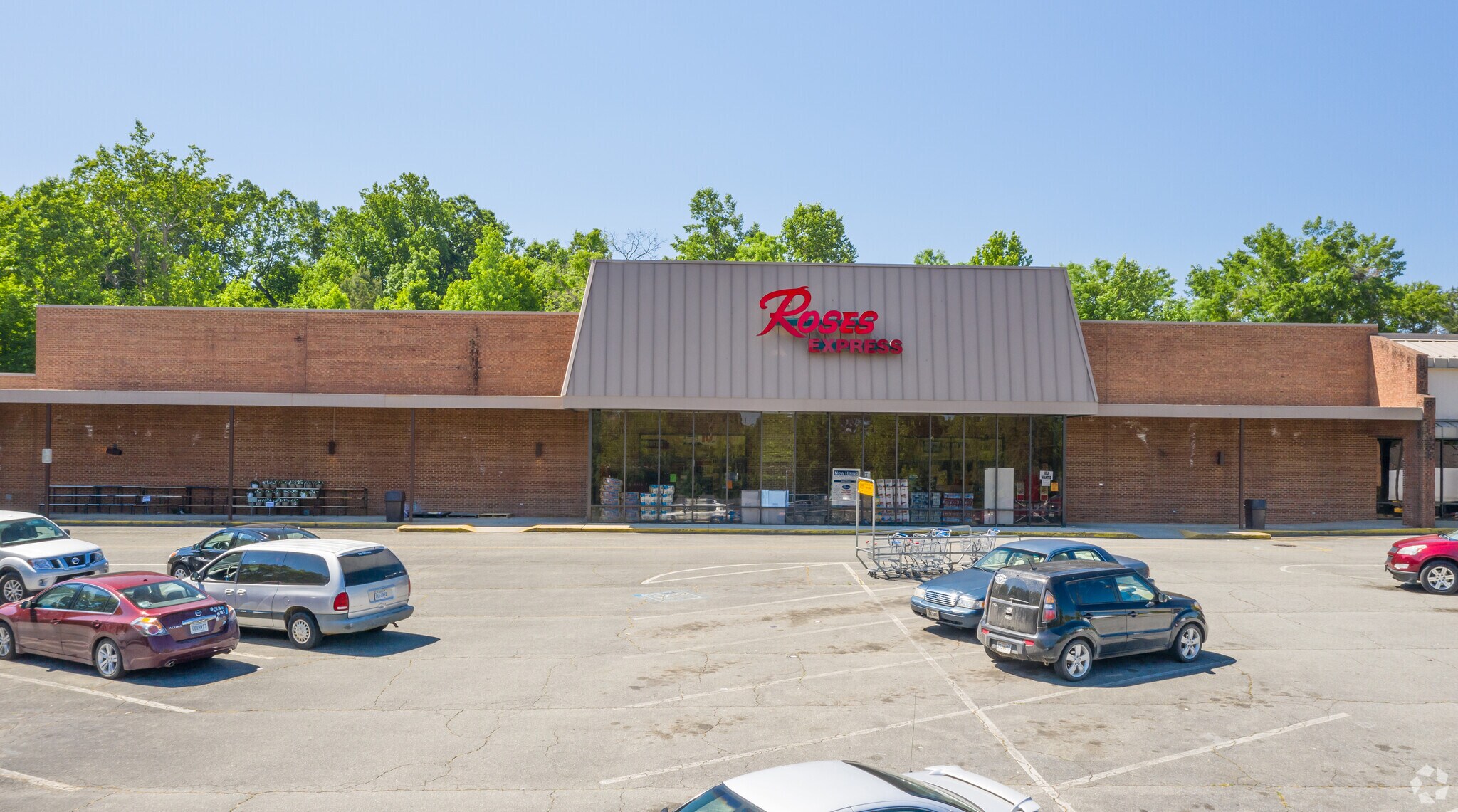 828 E 2nd St, Chase City, VA 23924 Maxway Plaza