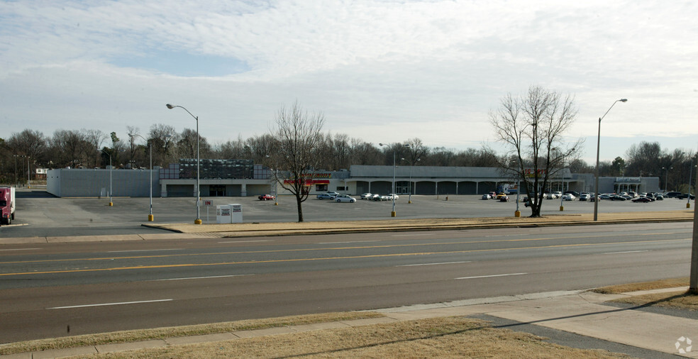 3250-3278 Austin Peay Hwy, Memphis, TN for lease - Building Photo - Image 2 of 6