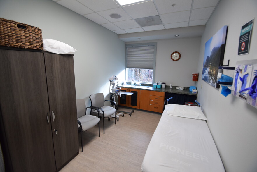 1475 SW Chandler Ave, Bend, OR for lease - Interior Photo - Image 3 of 8