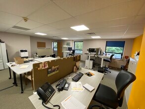 4 Airline Dr, Albany, NY for lease Interior Photo- Image 1 of 8