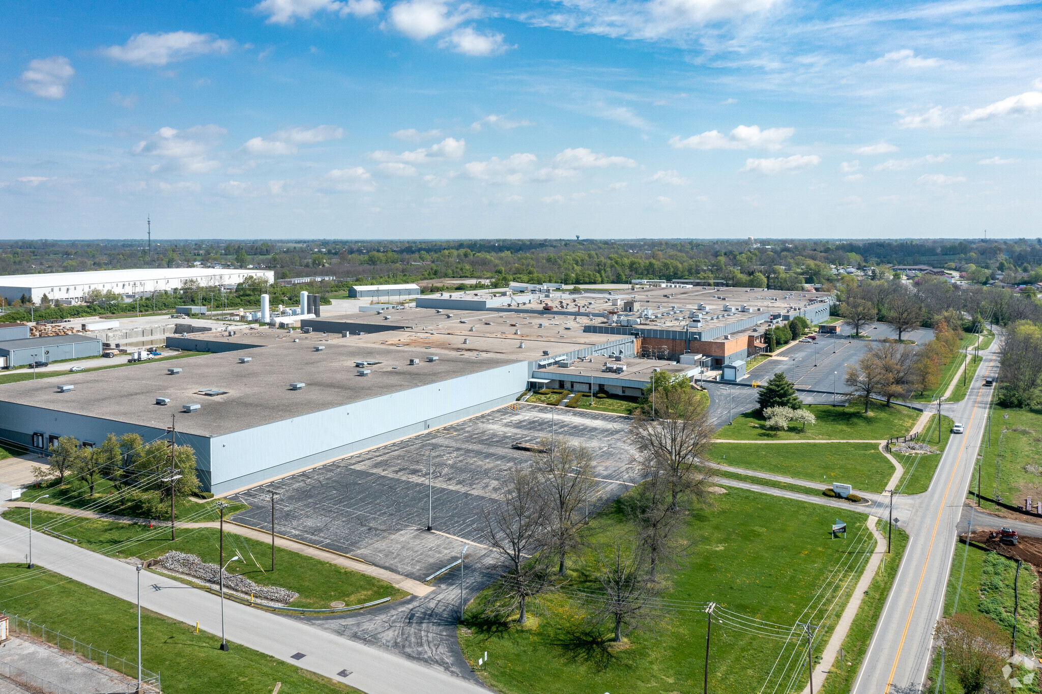 900-1000 Tyrone Pike, Versailles, KY for lease Building Photo- Image 1 of 5