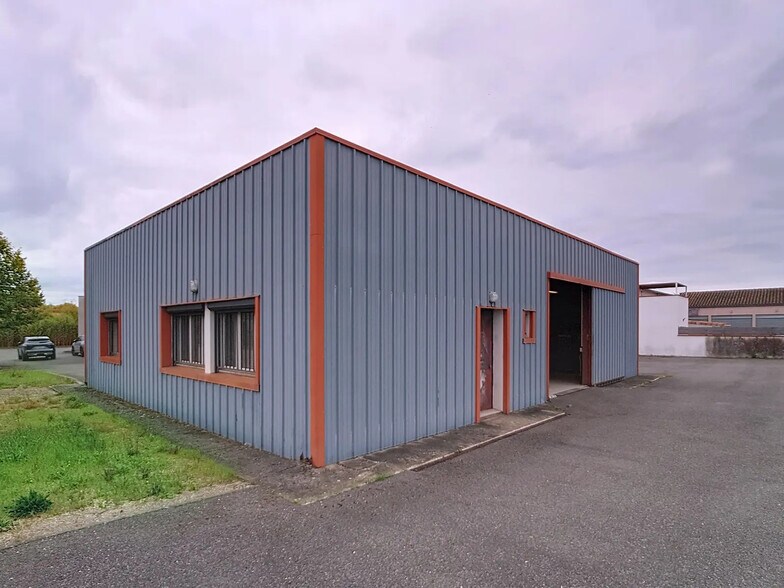 Flex in Fontenilles for sale - Building Photo - Image 2 of 15