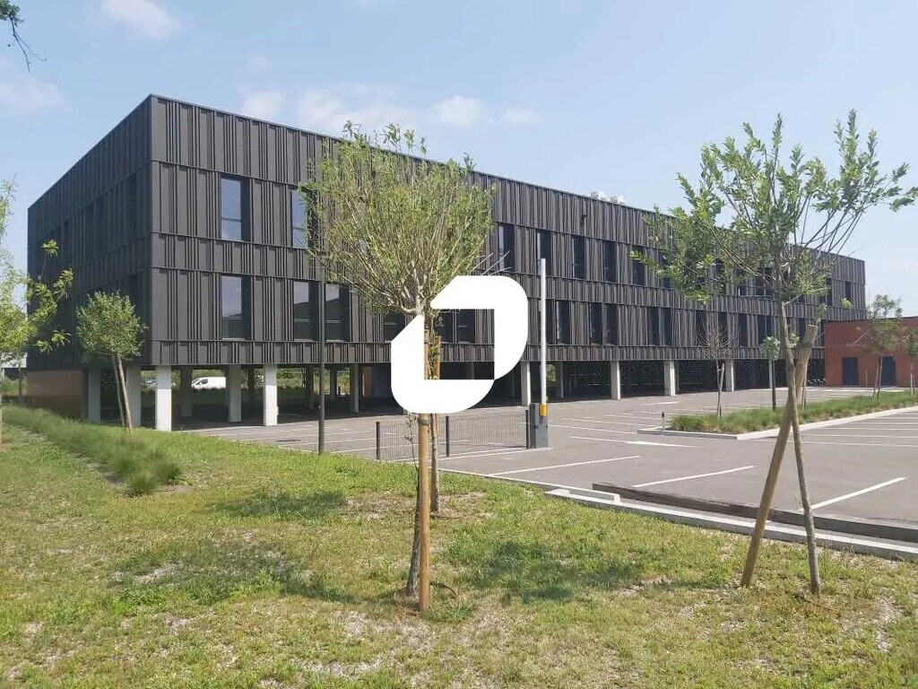 Location Bureaux 167 m² à 2 702 m² - Photo 1