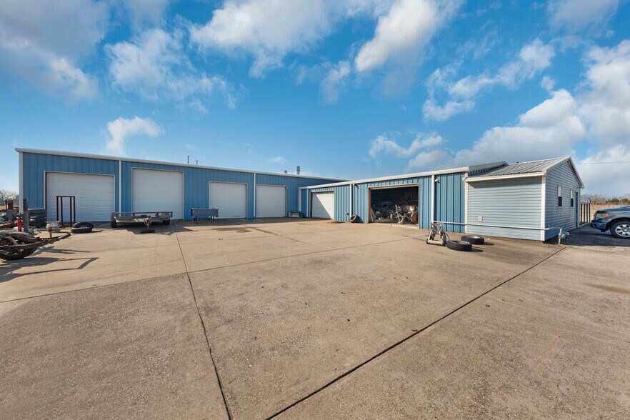 3224 Goodnight Blvd, Wills Point, TX for sale - Primary Photo - Image 1 of 13