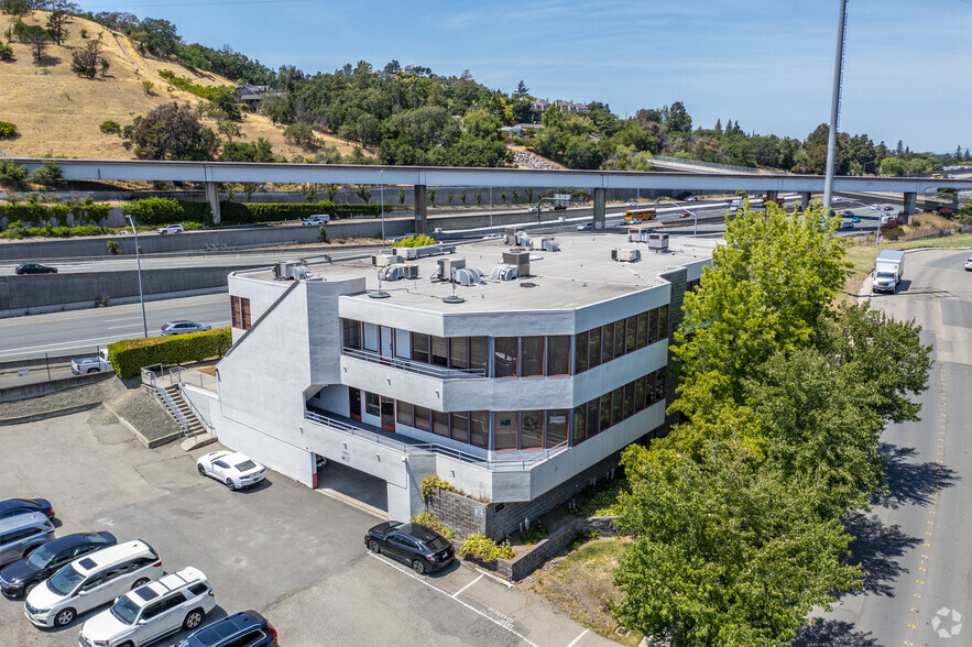 1515 Oakland Blvd, Walnut Creek, CA for lease - Aerial - Image 3 of 7