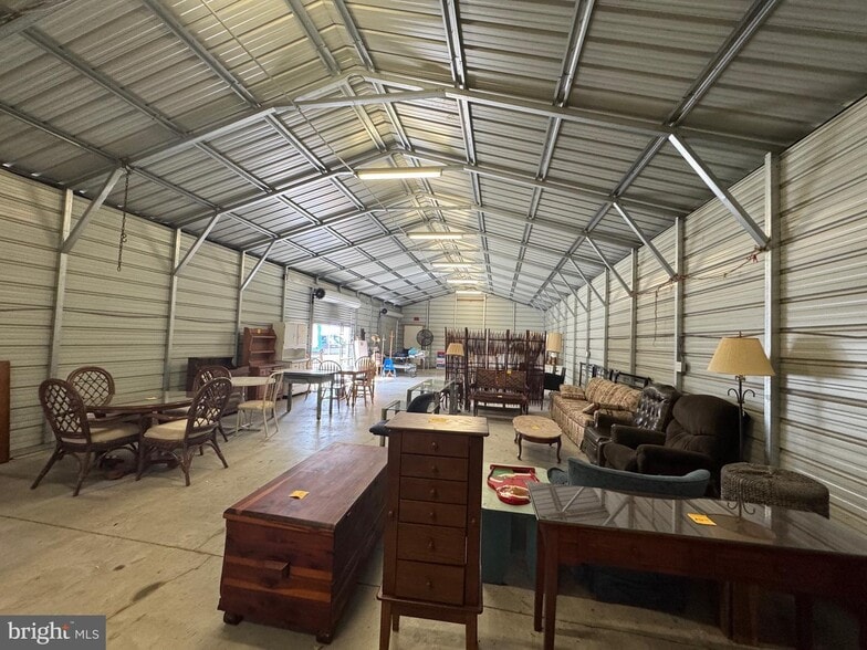 8244 Cumberland rd, Springfield, WV for sale - Building Photo - Image 3 of 20