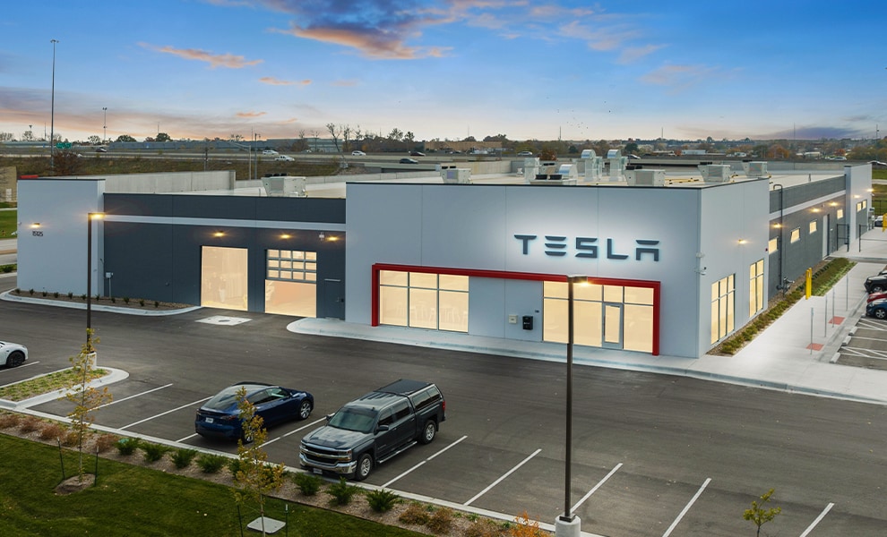 15125 W 101st Ter, Lenexa, KS 66219 Tesla Collision Center