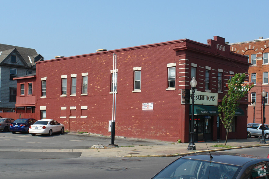 702-704 Bleecker St, Utica, NY for sale - Primary Photo - Image 1 of 1