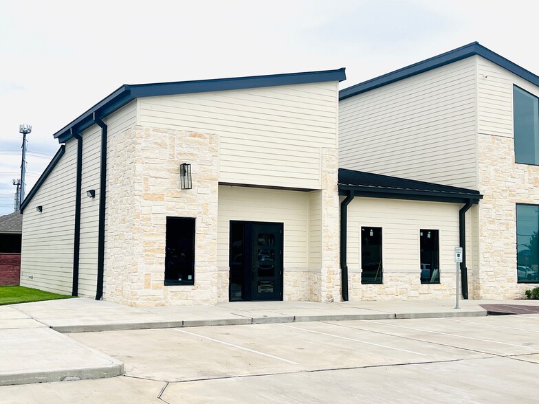 317 W San Augustine St, Deer Park, TX for lease - Building Photo - Image 1 of 5