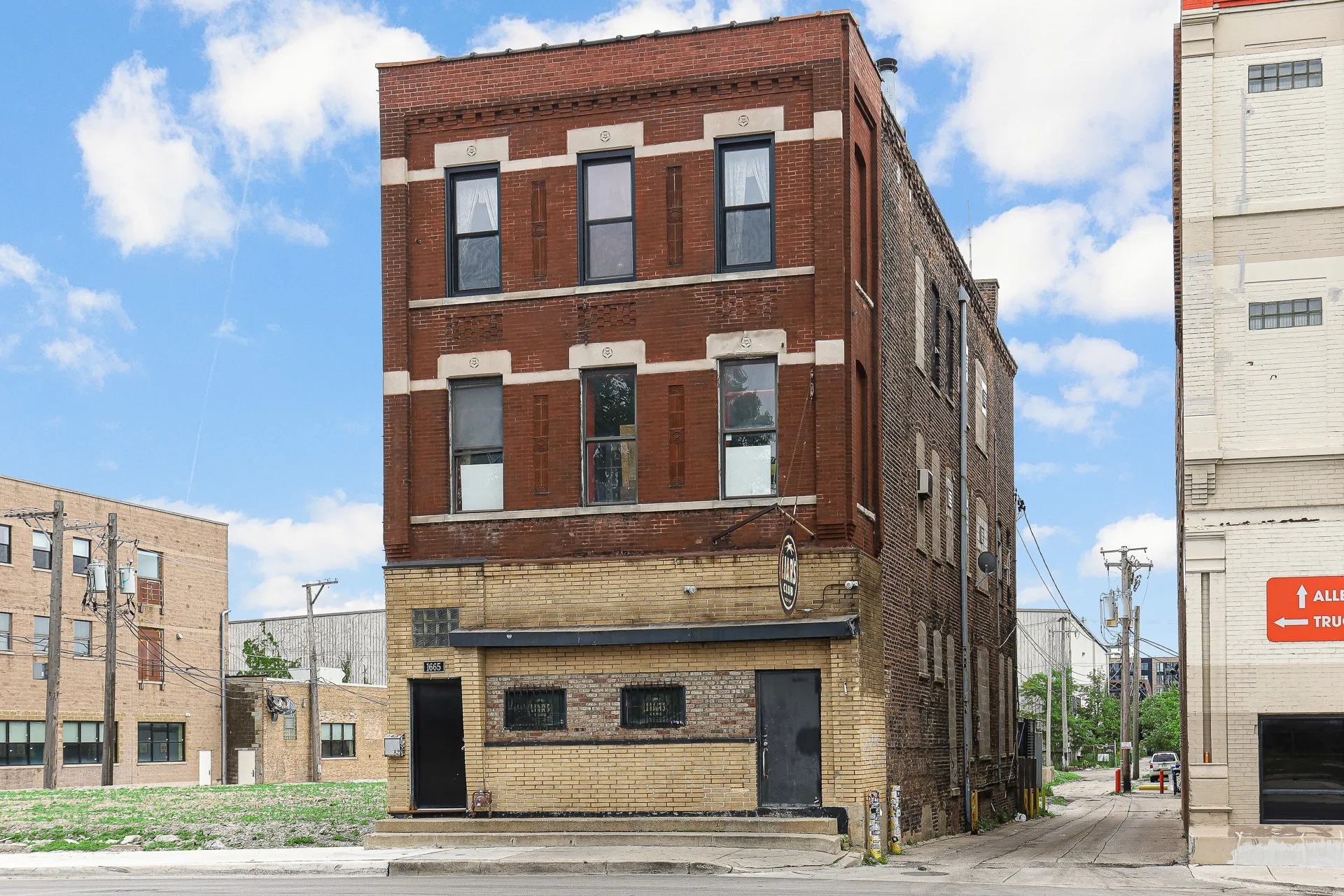 1665 W Fullerton Ave, Chicago, IL for sale Primary Photo- Image 1 of 27