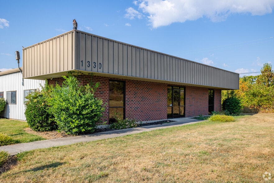 1330 Gateway Dr, Gallatin, TN for lease - Building Photo - Image 3 of 6
