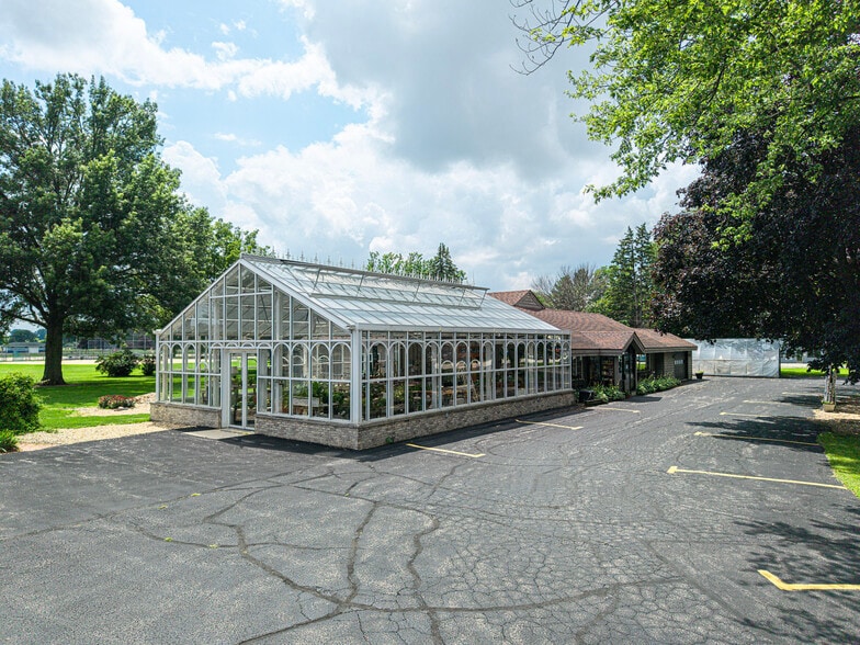 1126 E State St, Sycamore, IL for lease - Building Photo - Image 2 of 37