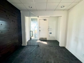 2411 E Skelly Dr, Tulsa, OK for sale Interior Photo- Image 2 of 6