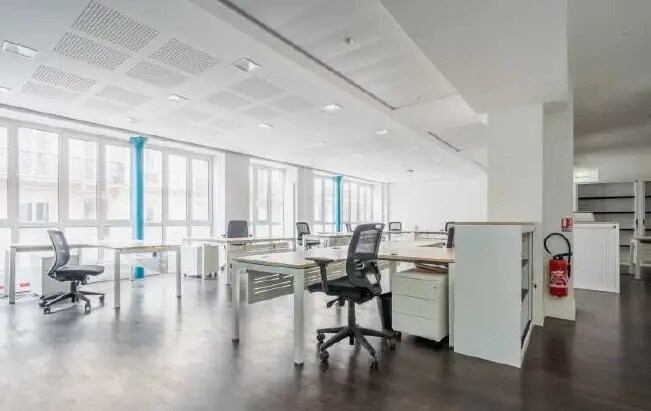 Office in Paris for lease - Interior Photo - Image 2 of 6
